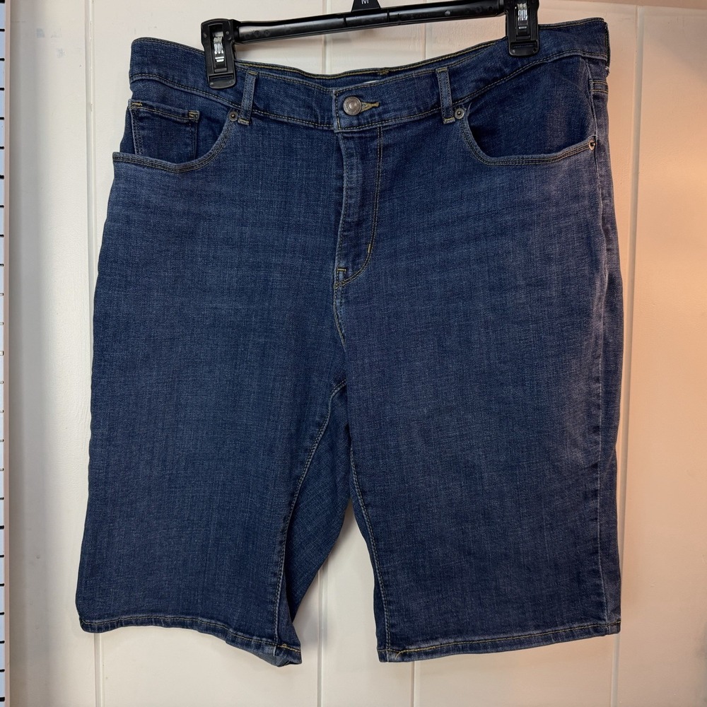 Levi's Bermuda Blue Jean Shorts Women's 32 Casual Stretchy Outdoors Hiking Camp